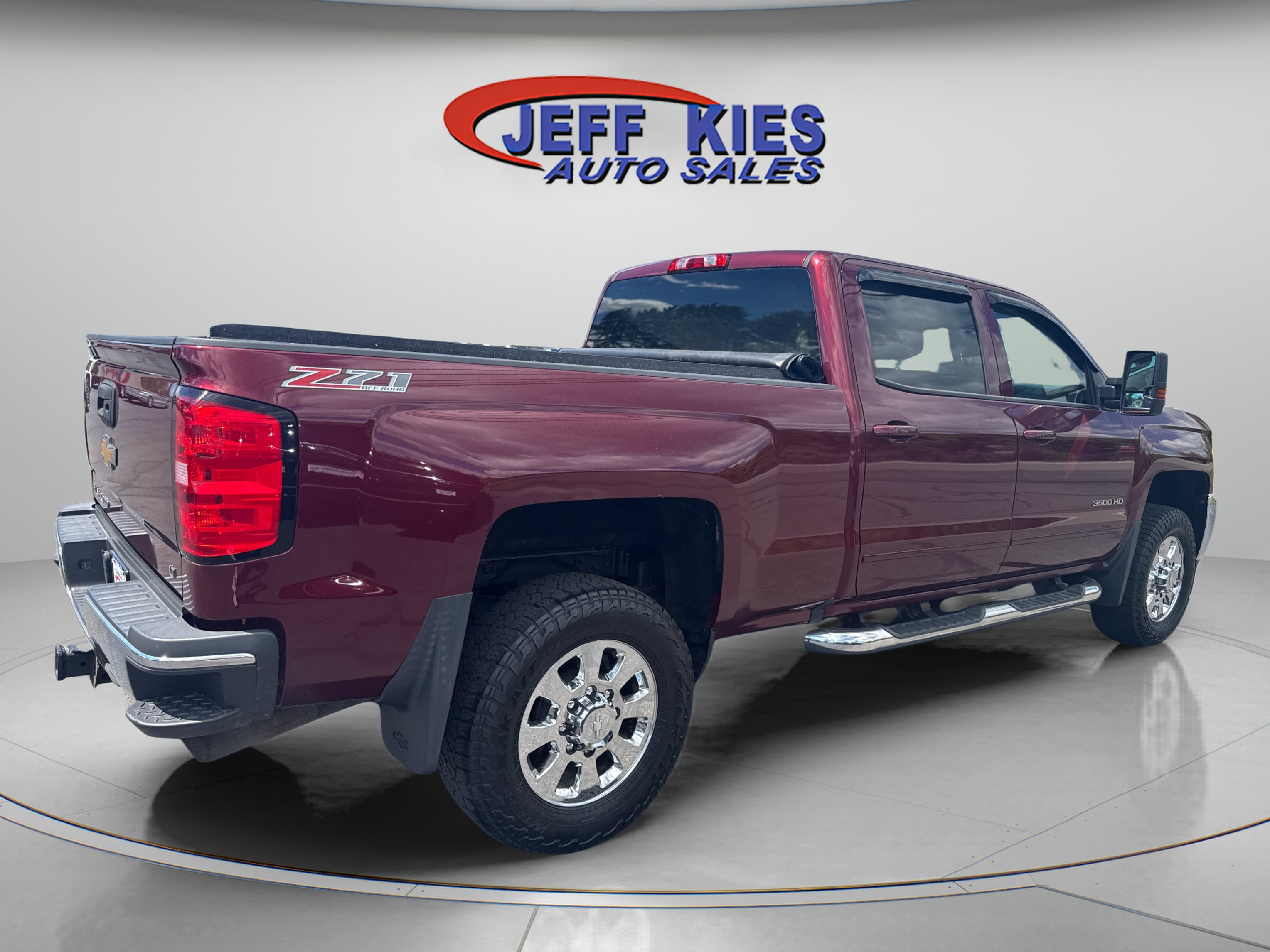 Used 2017 Chevrolet Silverado 3500 LT AWD/4WD image 5