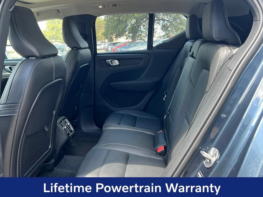 Certified 2026 Volvo XC40 B4 Core FWD image 23