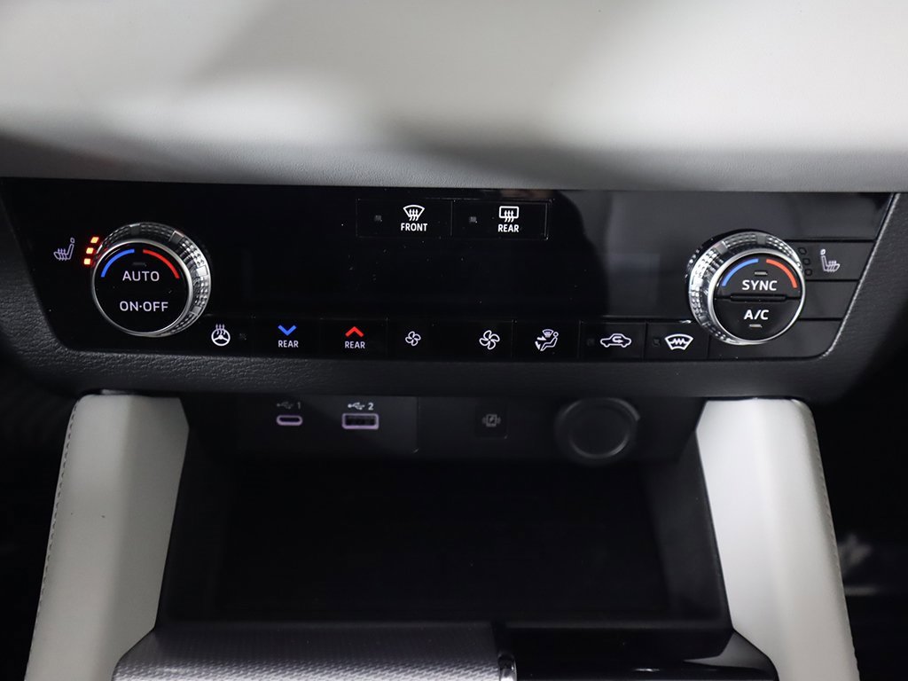 New 2025 Mitsubishi Outlander SEL image 54