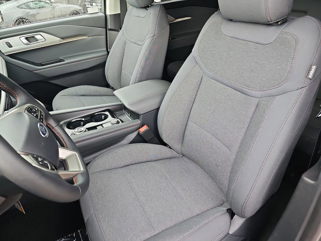 New 2025 Ford Explorer Active image 16