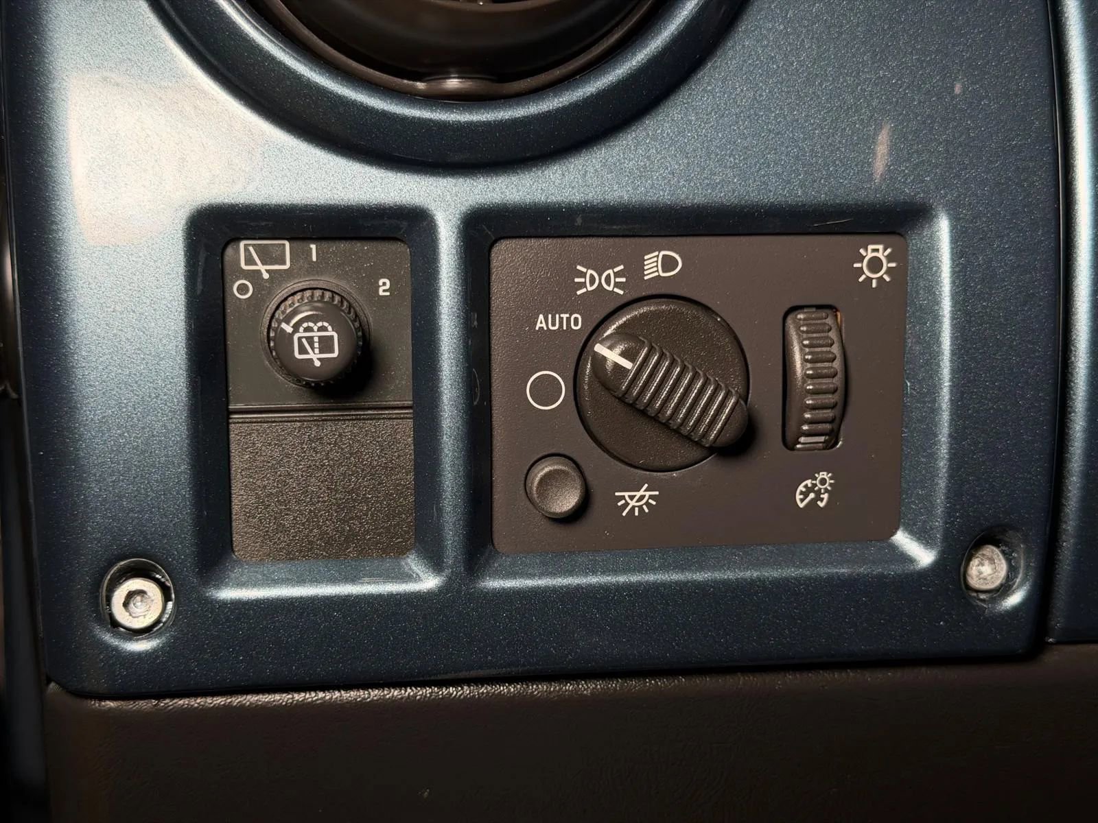 Used 2005 HUMMER H2 w/ Preferred Equipment Group AWD/4WD image 31