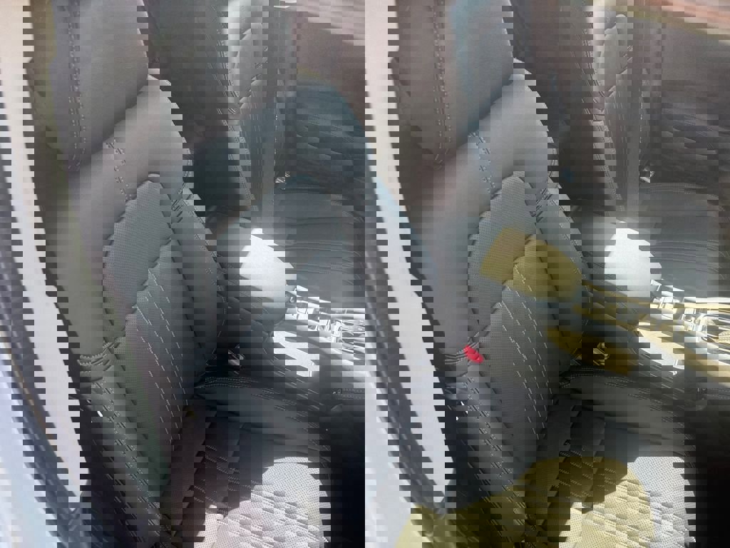 Used 2025 Honda HR-V EX-L image 14