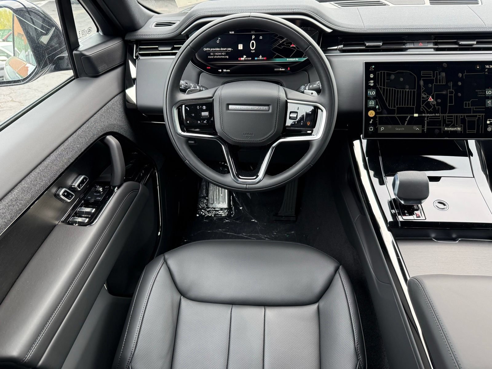 New 2026 Land Rover Range Rover Sport Dynamic SE AWD/4WD image 32