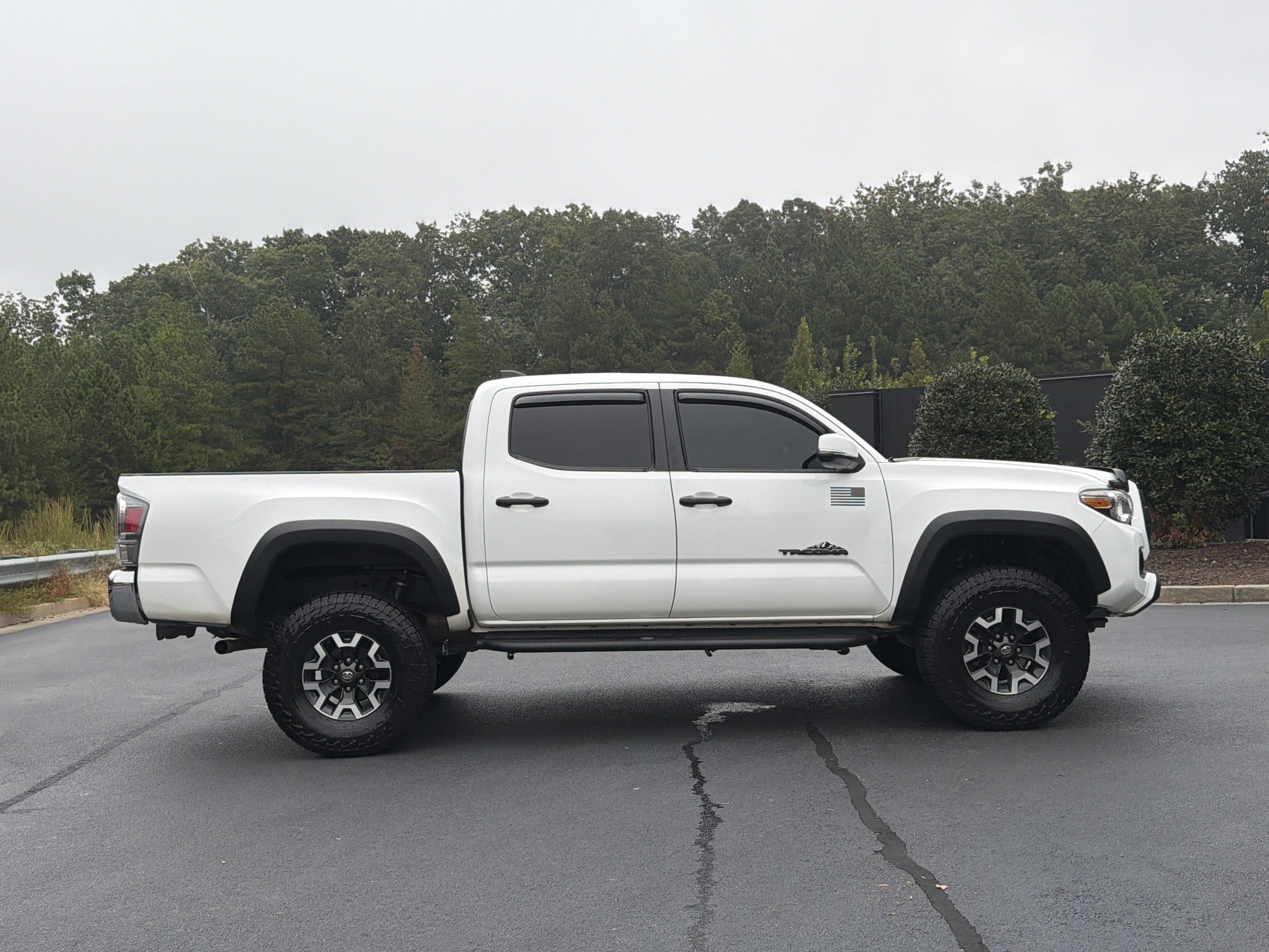 Used 2020 Toyota Tacoma TRD Off-Road AWD/4WD image 5