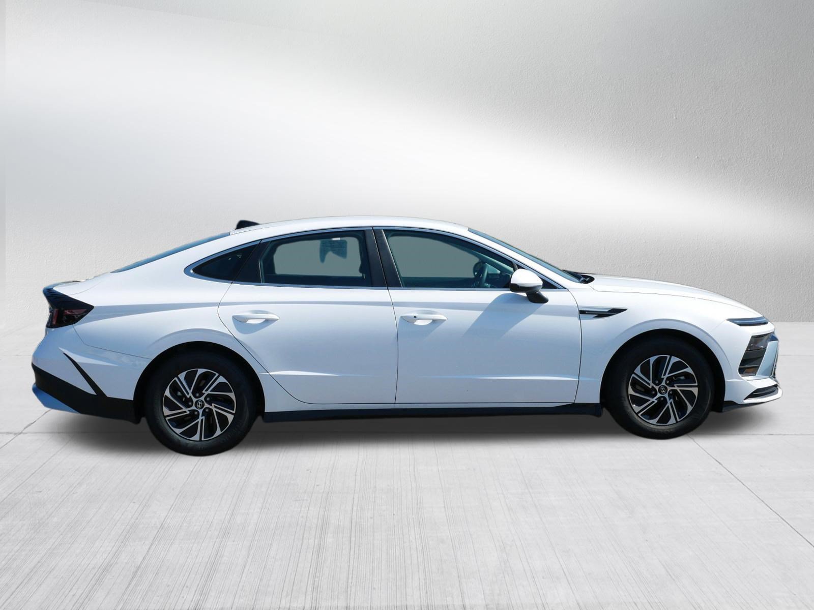 Certified 2026 Hyundai Sonata Blue FWD image 8