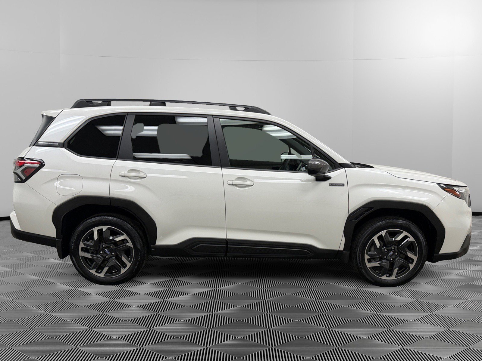 Used 2025 Subaru Forester Premium image 6