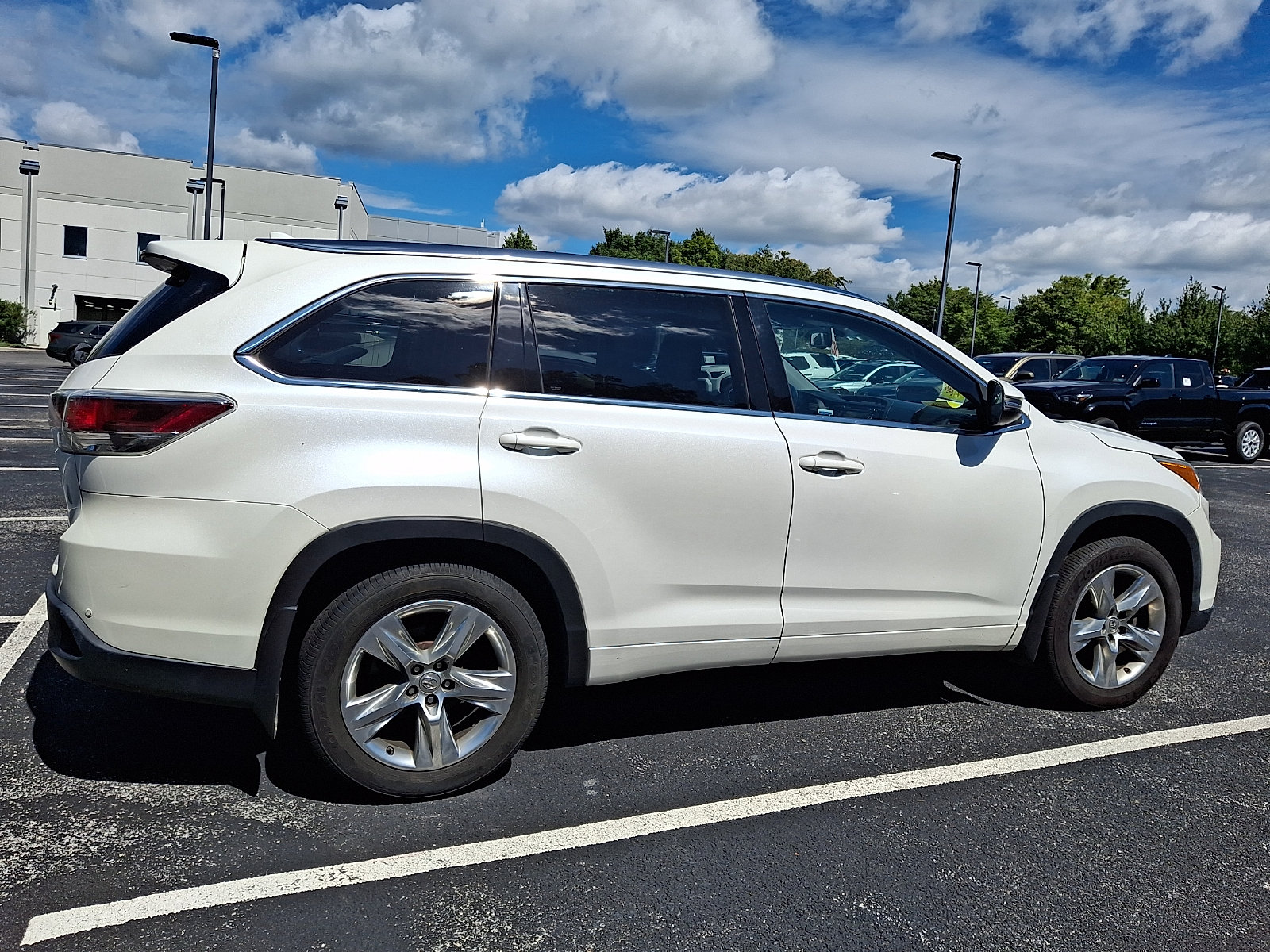 Used 2015 Toyota Highlander Limited AWD/4WD image 4