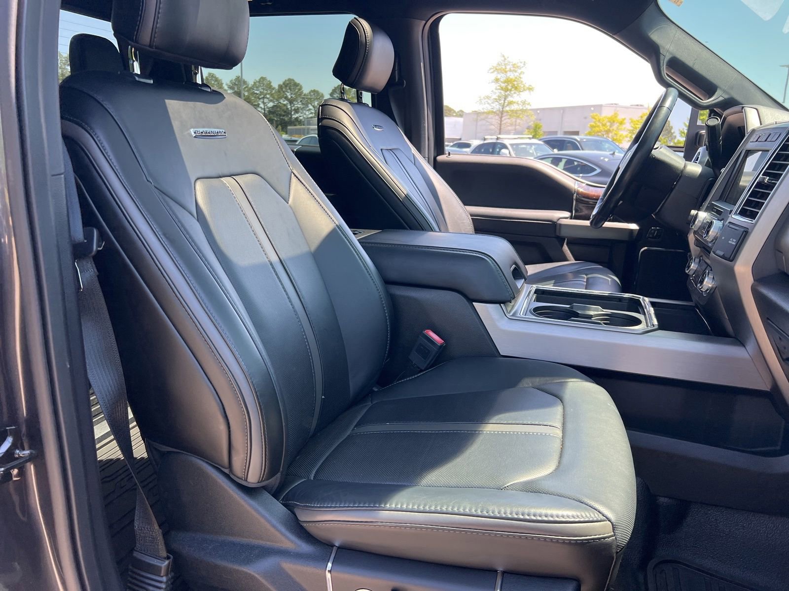 Used 2017 Ford F250 Platinum w/ Platinum Ultimate Package image 44