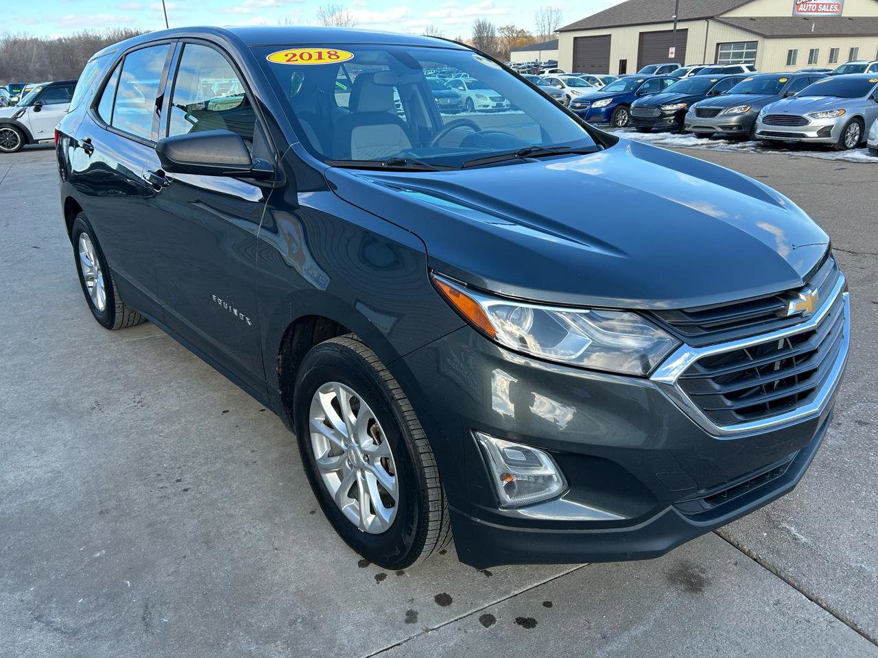 Used 2018 Chevrolet Equinox LS image 3
