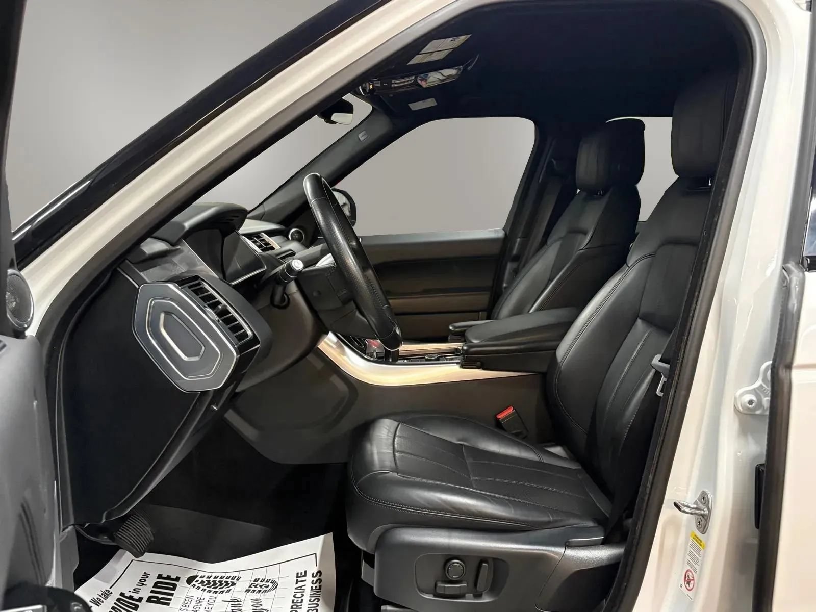 Used 2019 Land Rover Range Rover Sport HSE AWD/4WD image 18