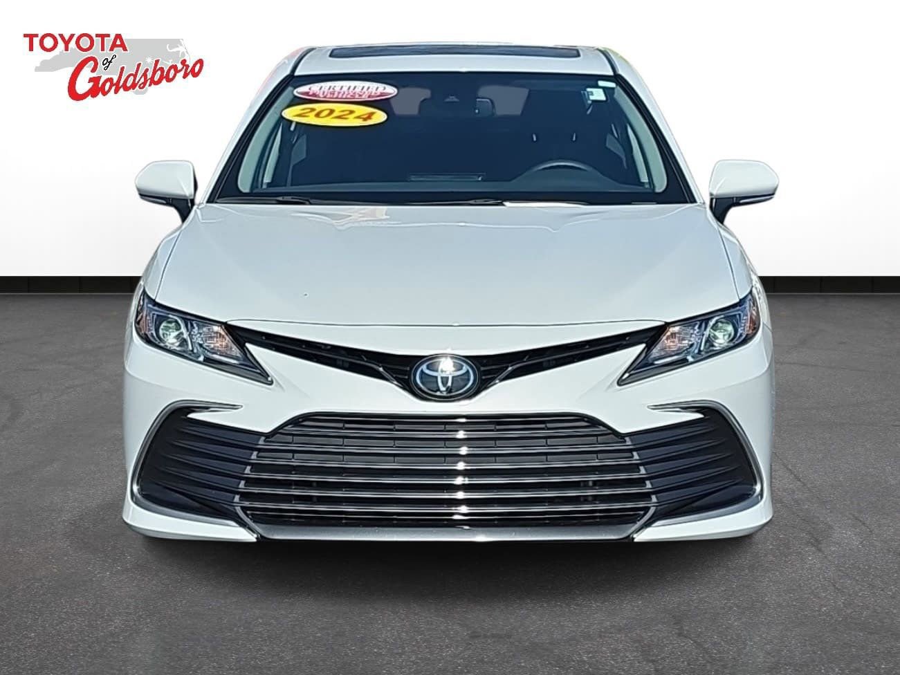 Used 2024 Toyota Camry LE w/ Convenience Package image 2