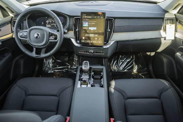 New 2027 Volvo XC90 B6 Plus AWD/4WD image 19