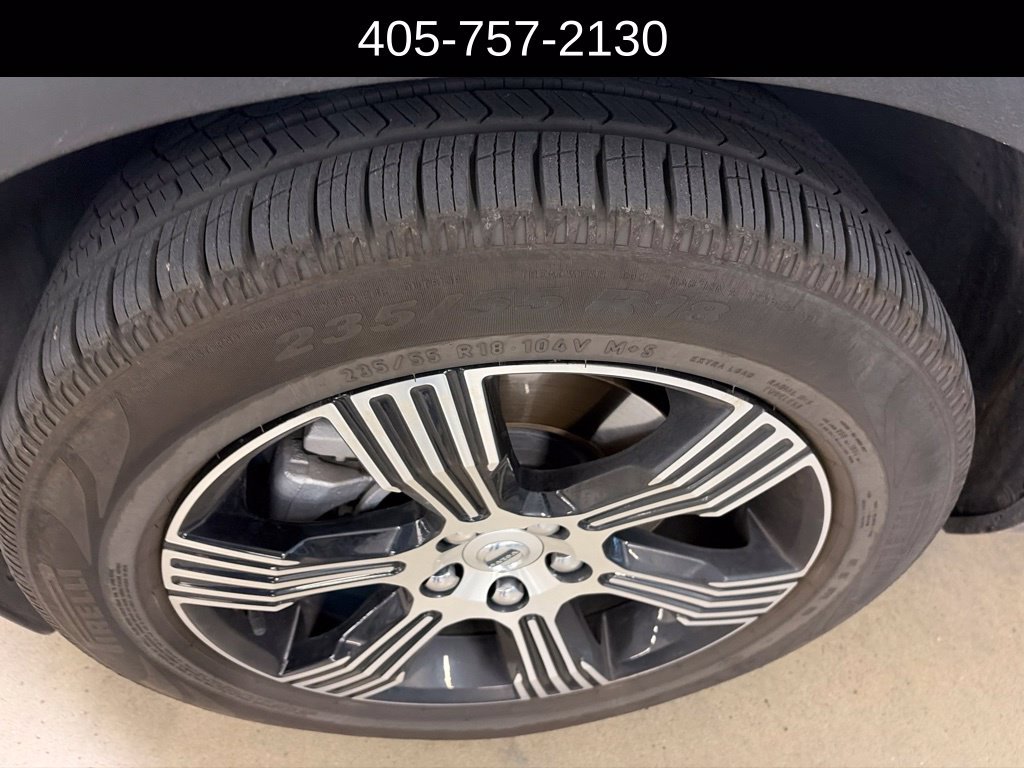 Used 2021 Volvo XC40 T5 Inscription w/ Protection Package Premier AWD/4WD image 2