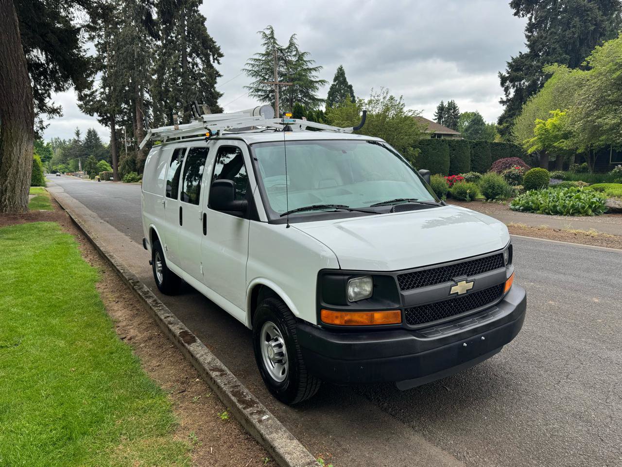 Used 2013 Chevrolet Express 2500 RWD image 7
