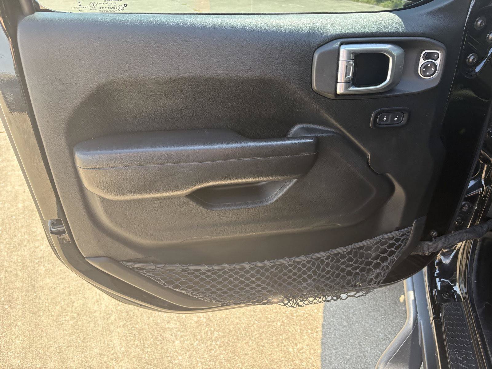 Used 2019 Jeep Wrangler Unlimited Sport S AWD/4WD image 3