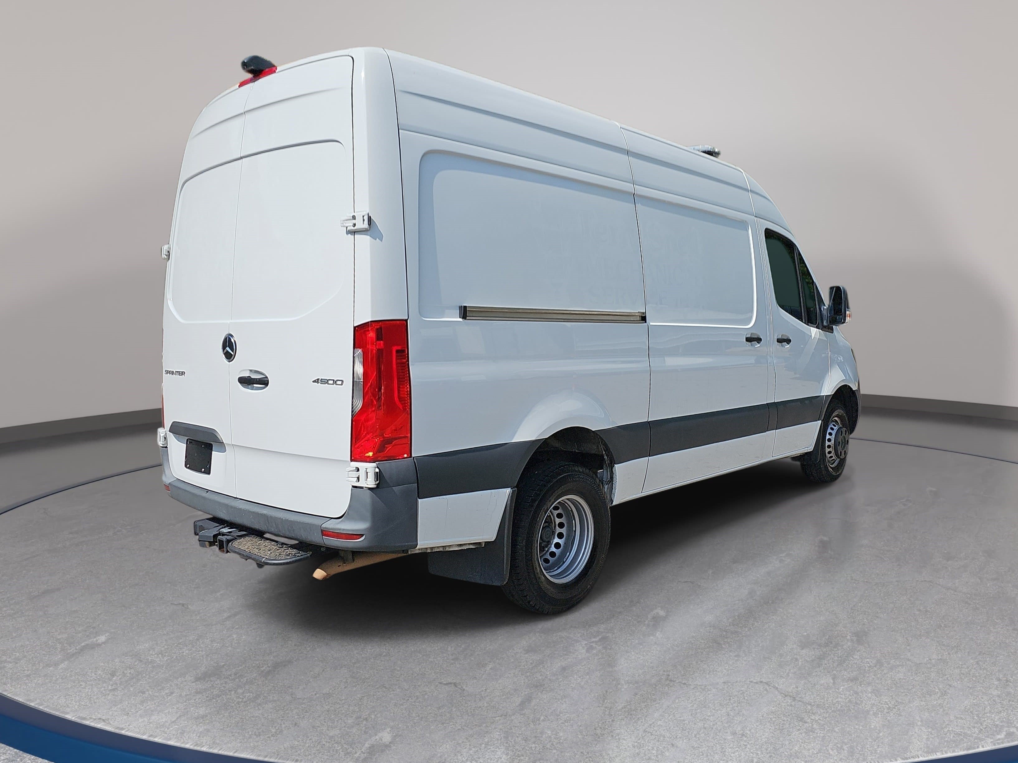 Used 2022 Mercedes-Benz Sprinter 4500 image 5