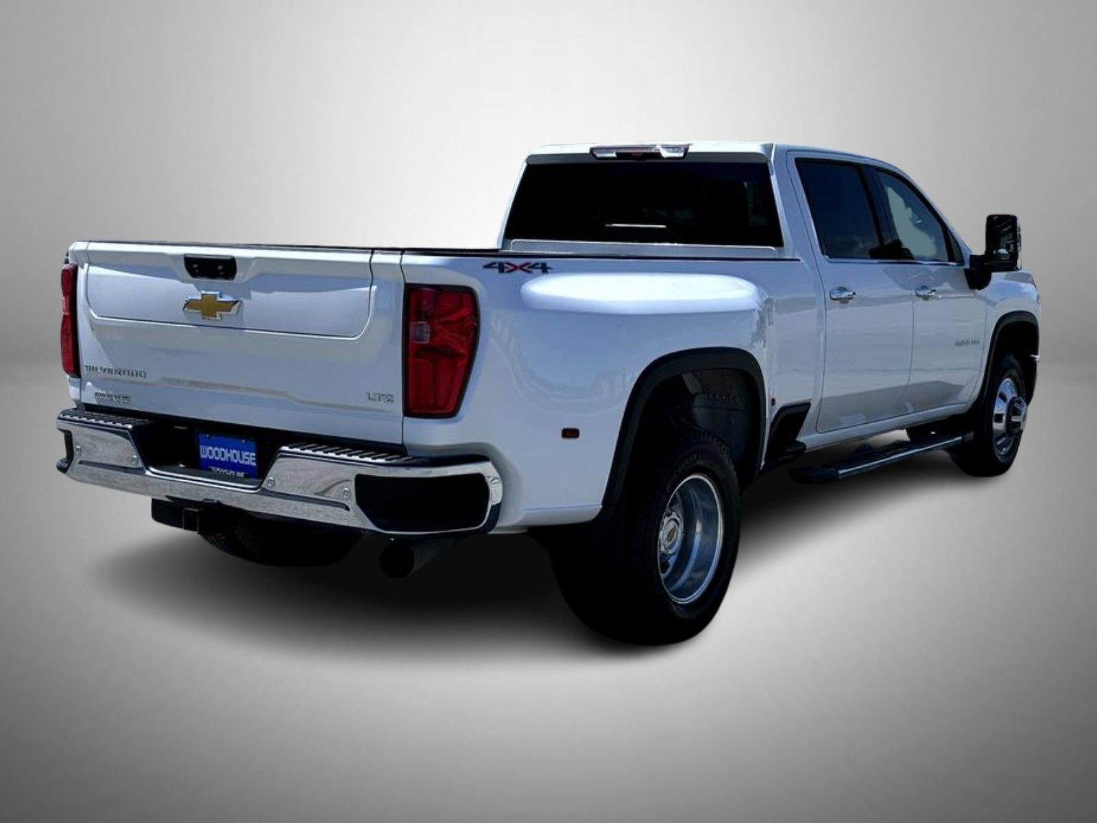 Used 2024 Chevrolet Silverado 3500 LTZ w/ LTZ Plus Package AWD/4WD image 5