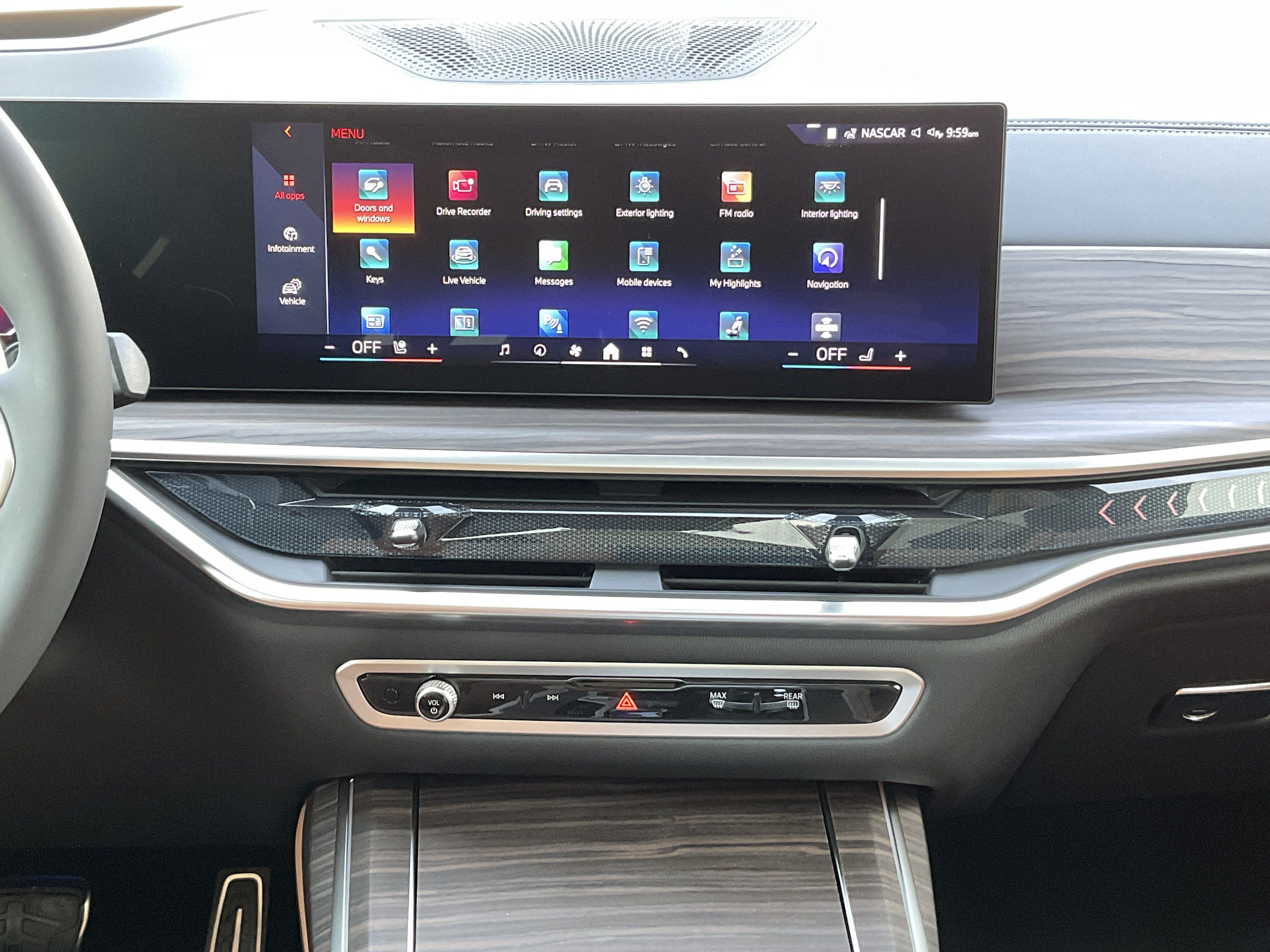 New 2027 BMW X7 xDrive40i w/ Executive Package AWD/4WD image 15