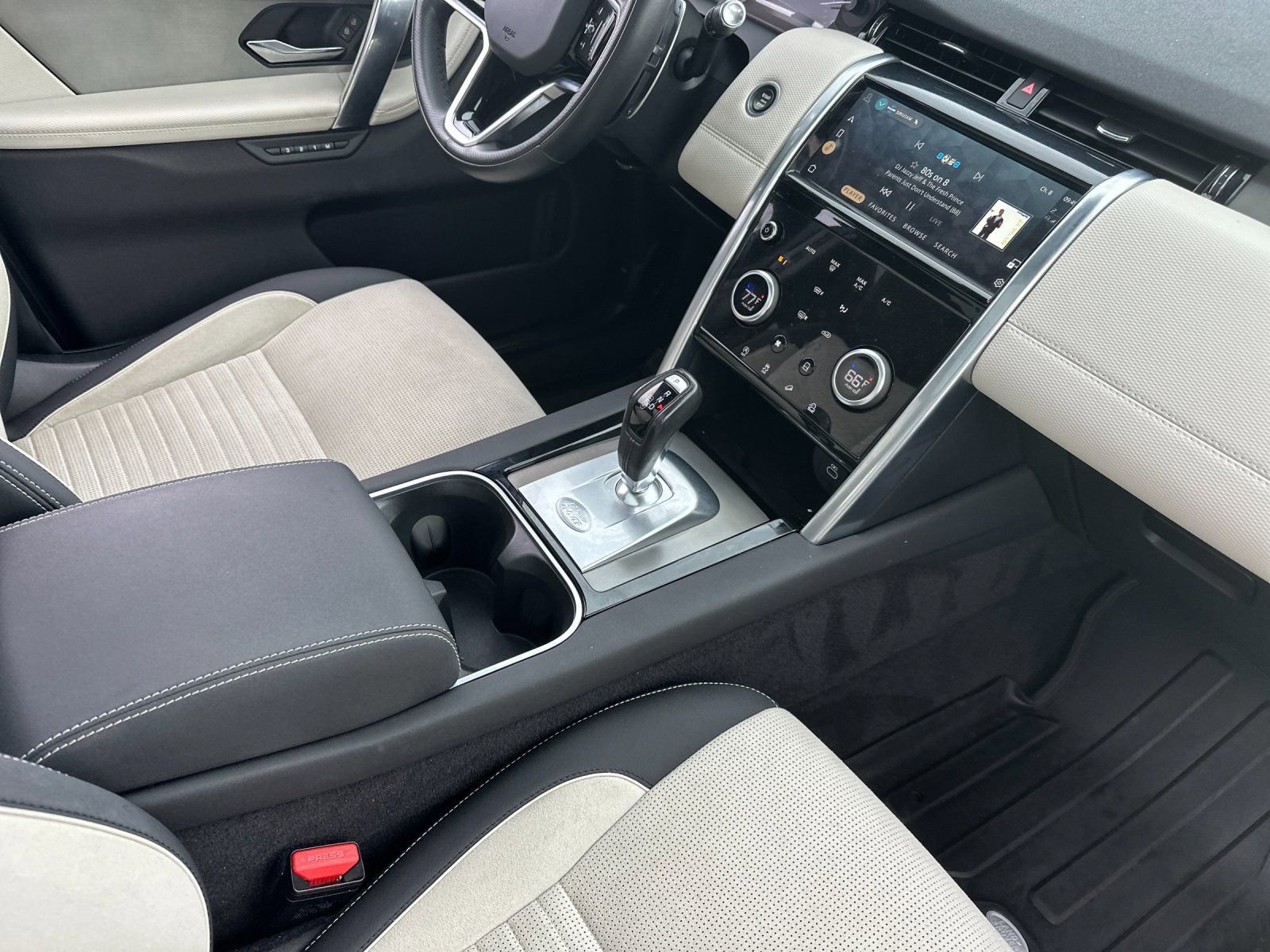 Used 2022 Land Rover Discovery Sport S R-Dynamic image 16