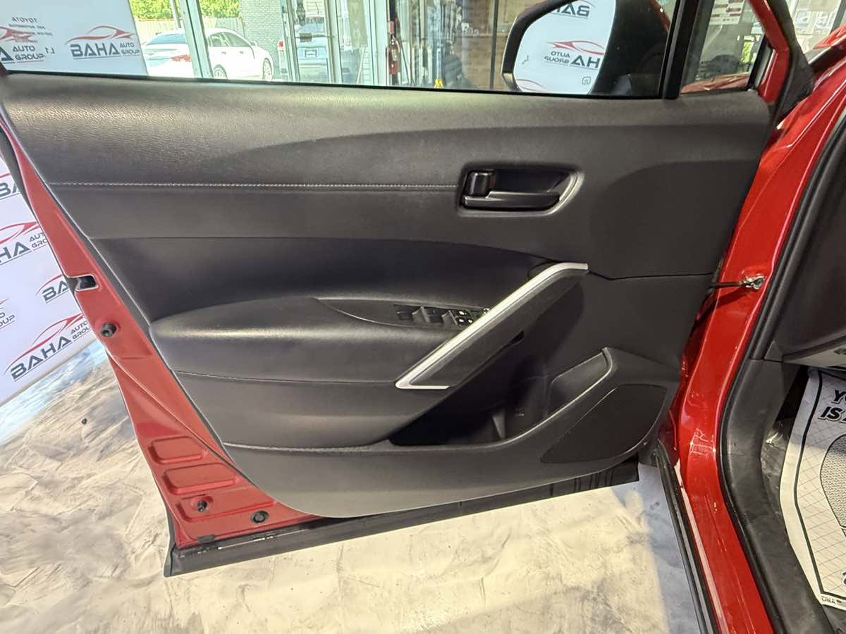 Used 2022 Toyota Corolla Cross LE w/ Moonroof Package image 35