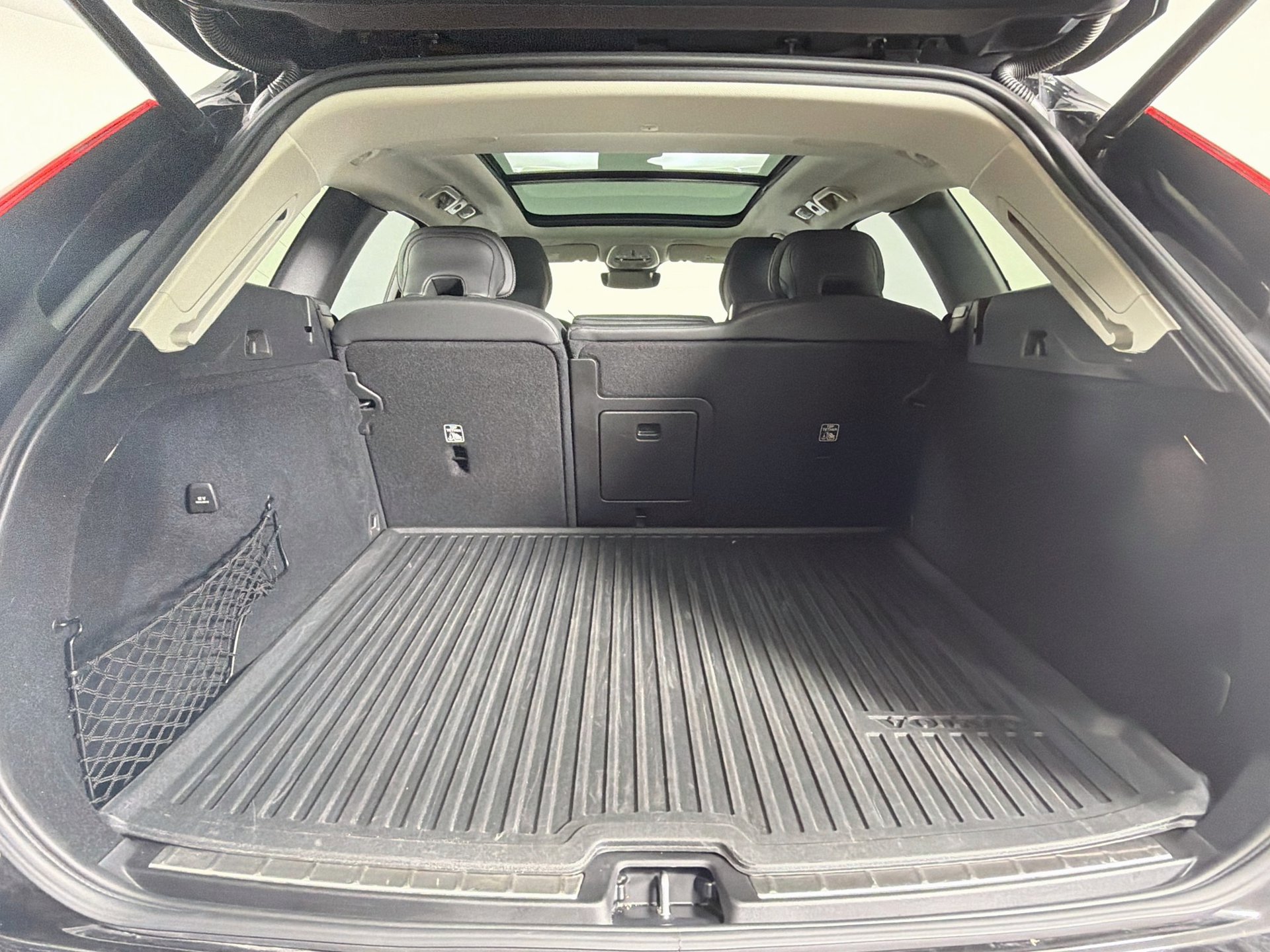 Certified 2026 Volvo XC60 B5 Ultra AWD/4WD image 28