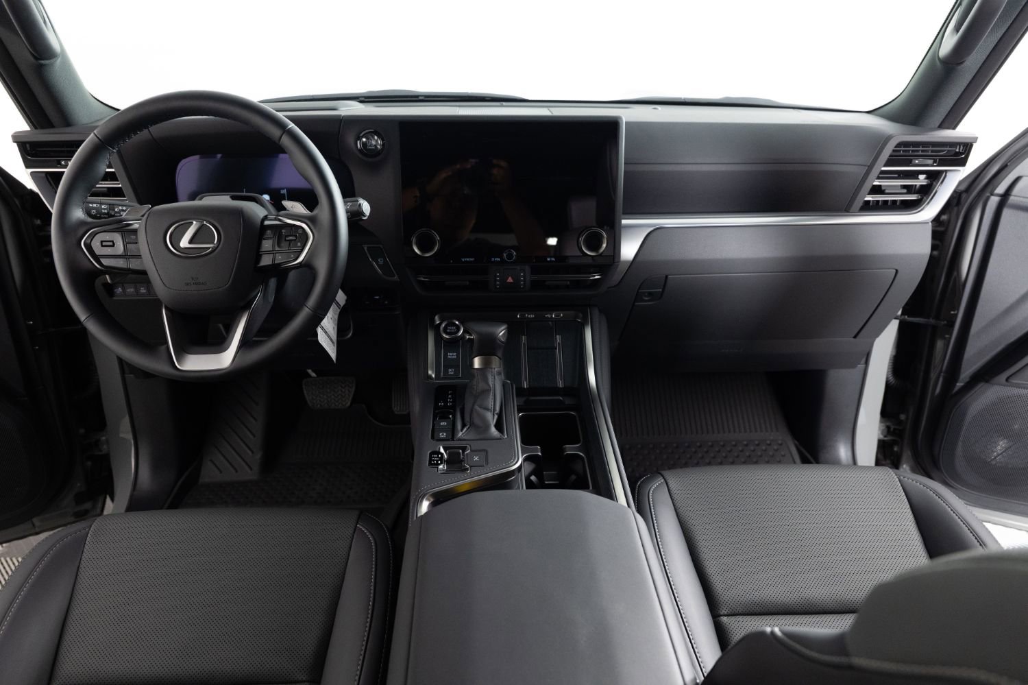 Used 2025 Lexus GX 550 w/ Accessory Package (2T) AWD/4WD image 35