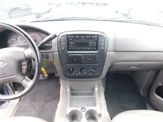 Used 2002 Ford Explorer XLT image 17