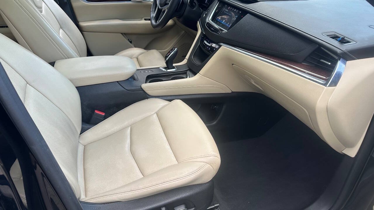 Used 2017 Cadillac XT5 Premium Luxury AWD/4WD image 8