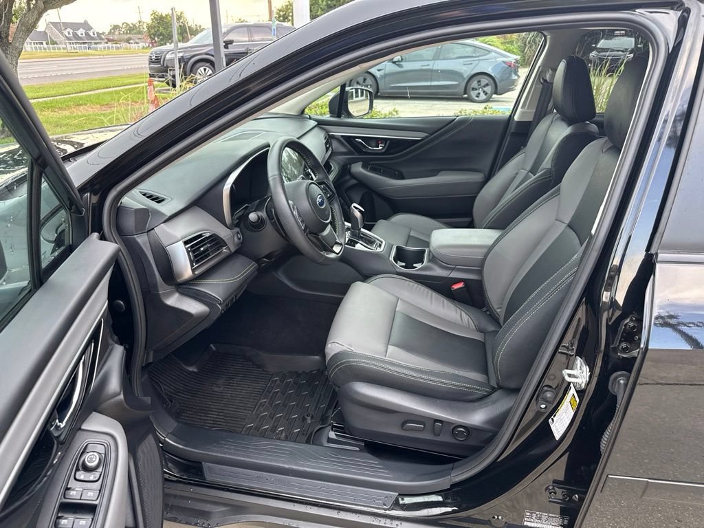 Used 2025 Subaru Outback Onyx Edition AWD/4WD image 12