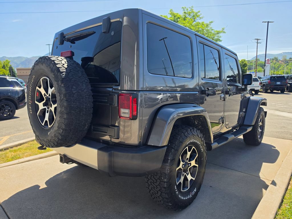 Used 2014 Jeep Wrangler Unlimited Sahara w/ Max Tow Package AWD/4WD image 5