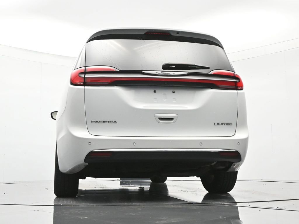 Used 2023 Chrysler Pacifica Limited image 43
