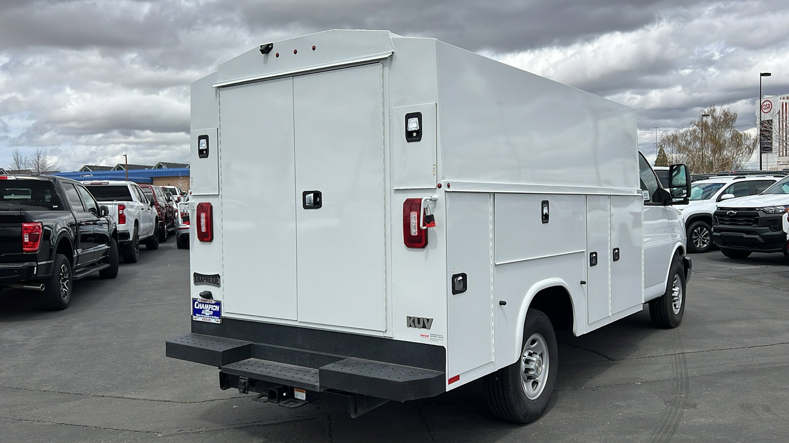 New 2024 Chevrolet Express 3500 w/ Power Convenience Package RWD image 4