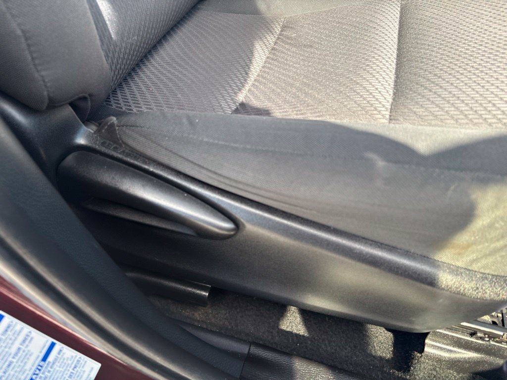Used 2019 Toyota Highlander LE AWD/4WD image 31