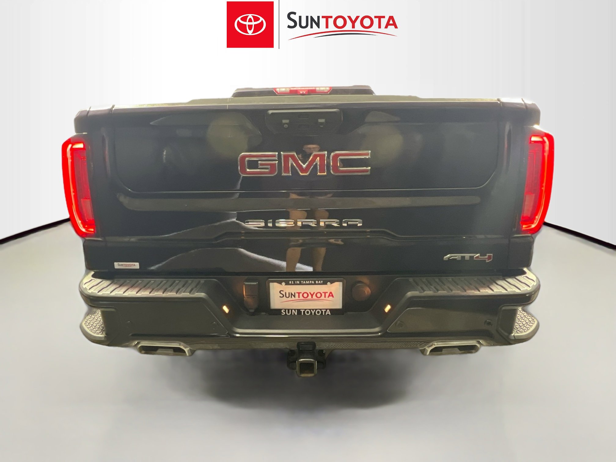 Used 2023 GMC Sierra 1500 AT4 w/ Technology Package image 5