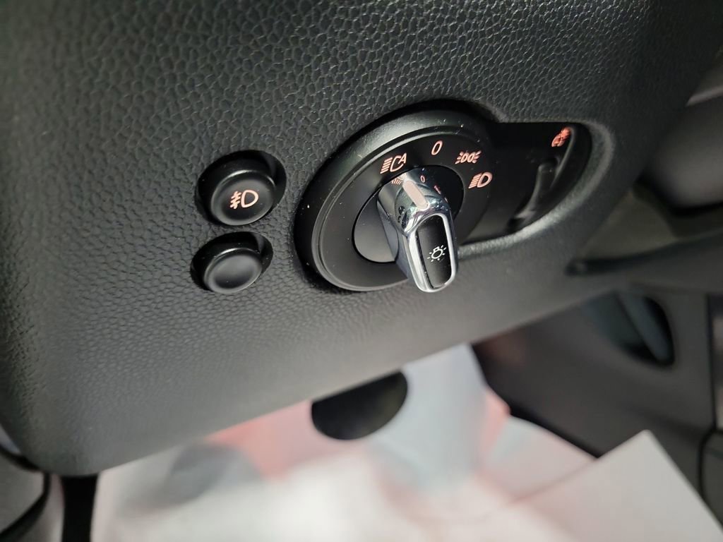 Used 2015 MINI Cooper S image 39