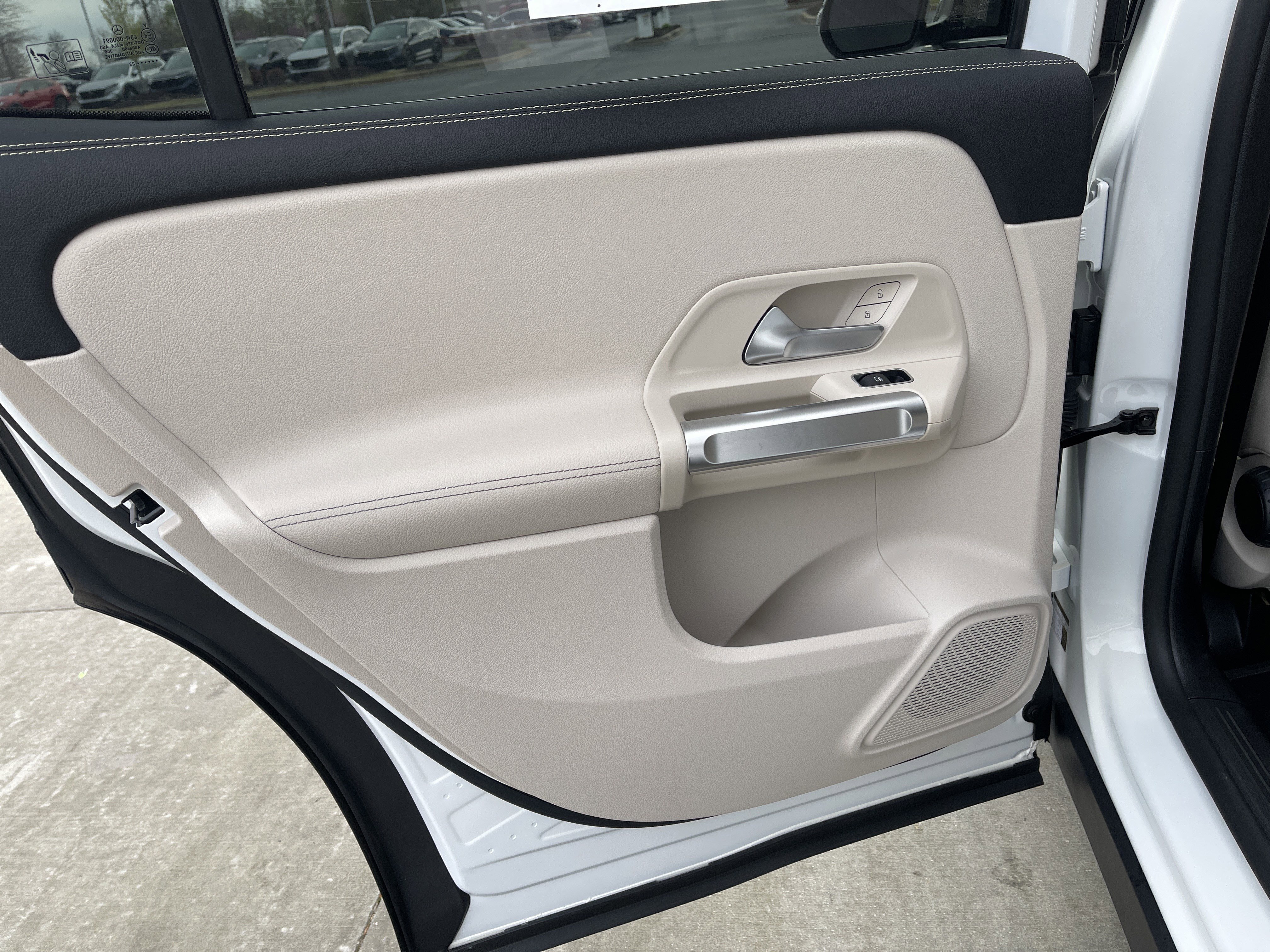 Used 2022 Mercedes-Benz GLB 250 image 27