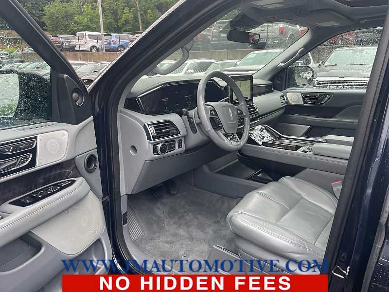 Used 2021 Lincoln Navigator Reserve w/ Luxury Package AWD/4WD image 3