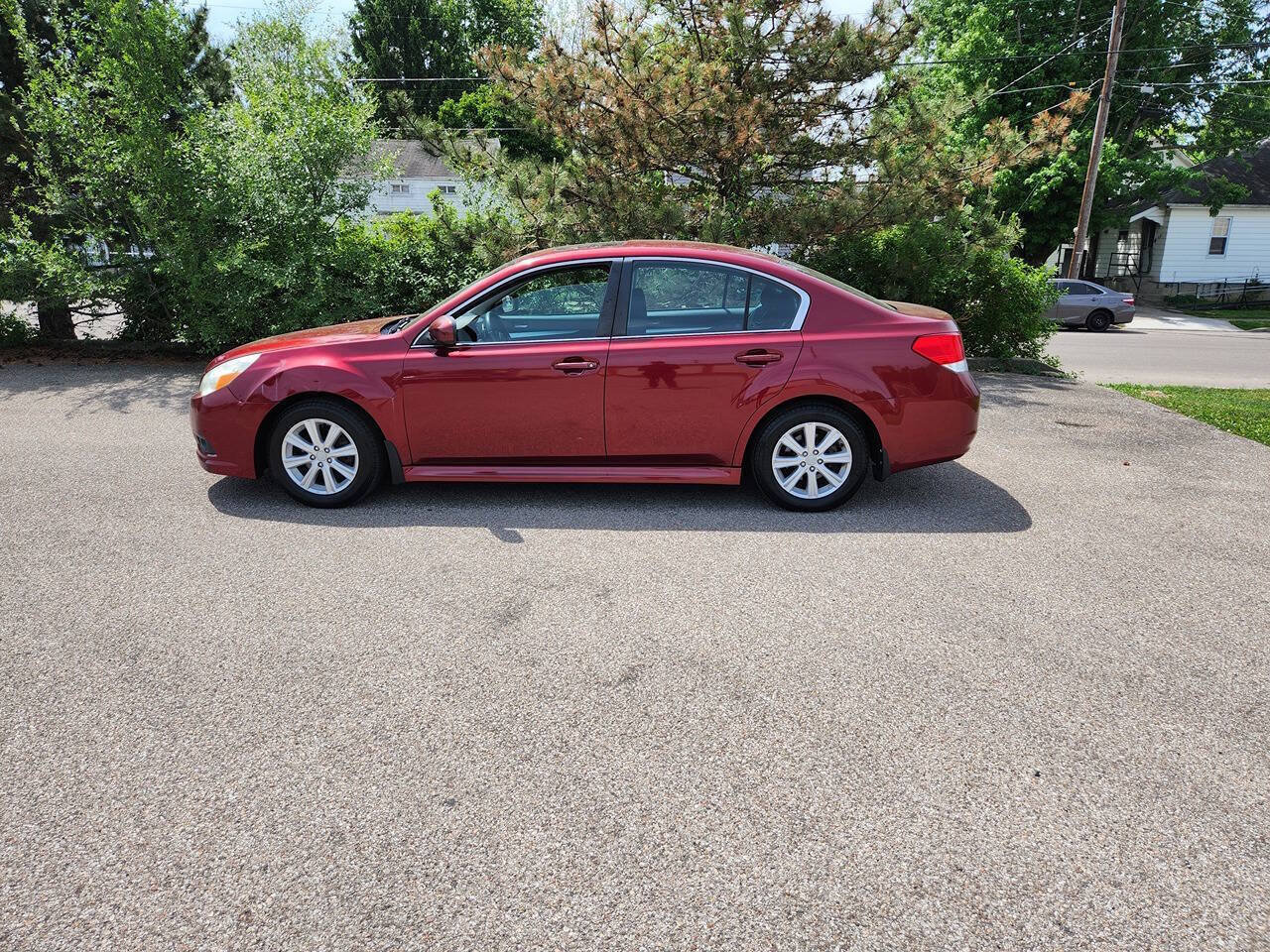 Used 2011 Subaru Legacy 2.5i Premium AWD/4WD image 3