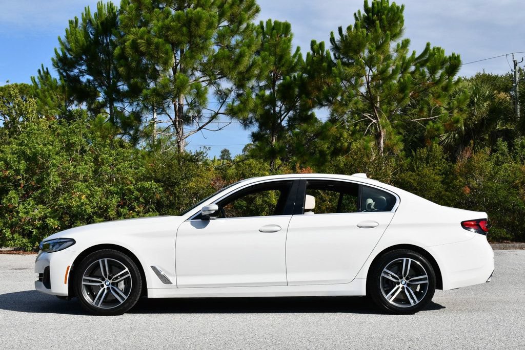 Used 2021 BMW 540i xDrive w/ Premium Package AWD/4WD image 3
