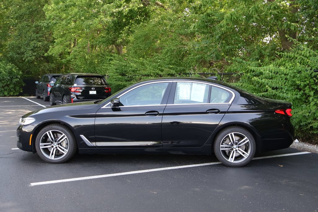 Used 2023 BMW 530i w/ Premium Package RWD image 4