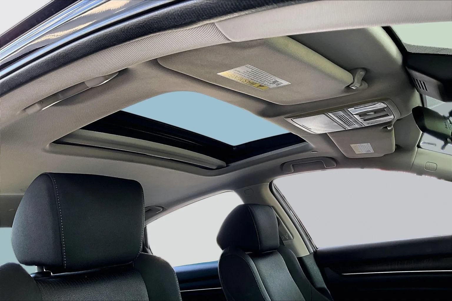 Used 2018 Honda Accord EX image 24