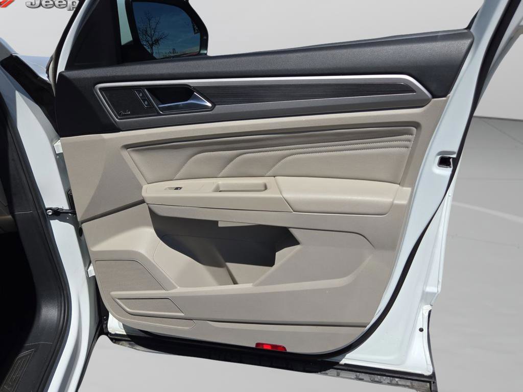 Used 2021 Volkswagen Atlas SEL Premium image 30