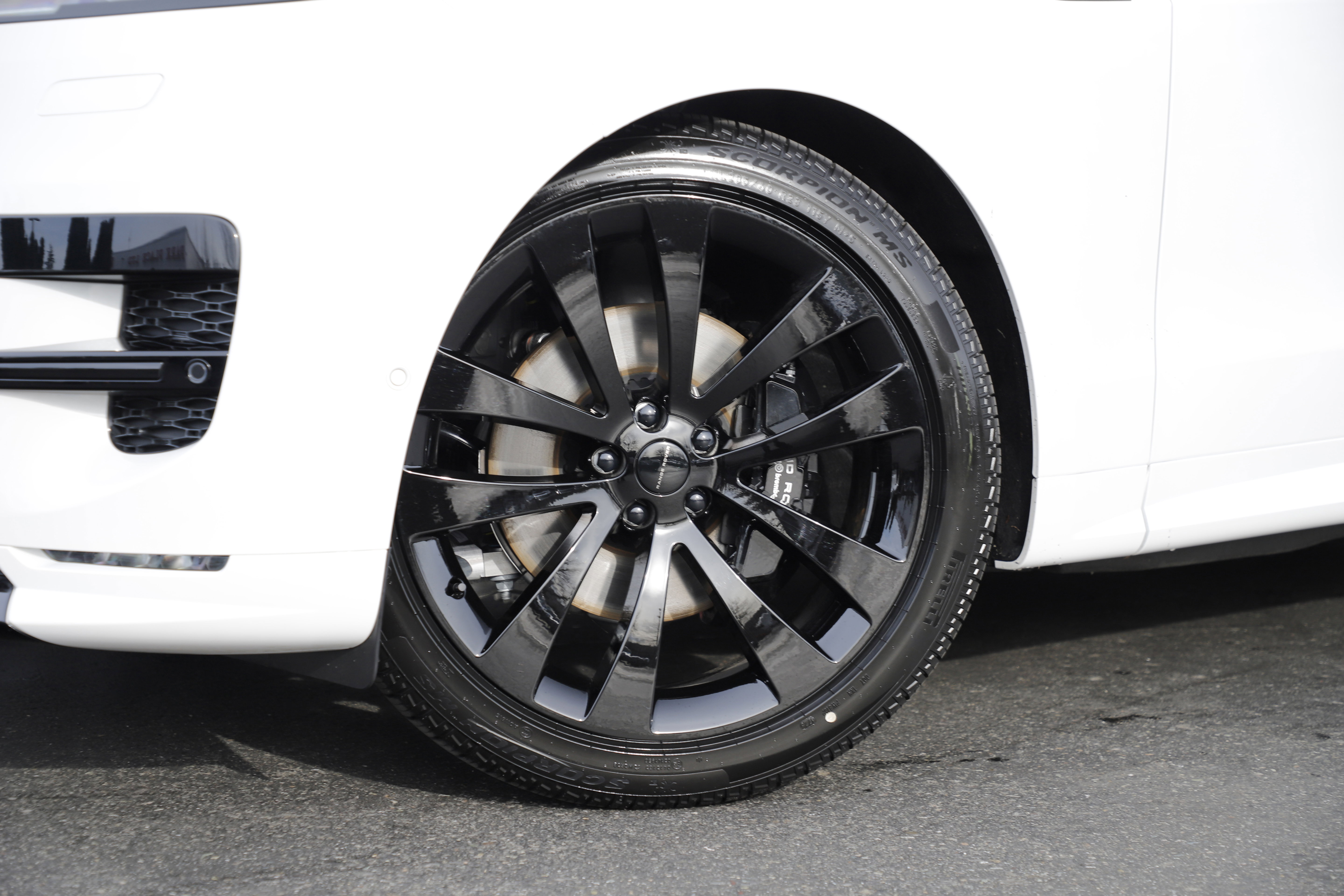 New 2026 Land Rover Range Rover Sport Dynamic SE AWD/4WD image 2