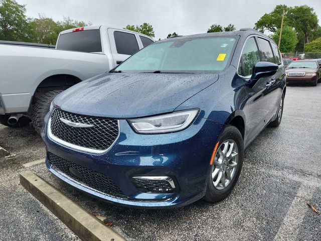 Used 2021 Chrysler Pacifica Touring w/ Cold Weather Group image 7