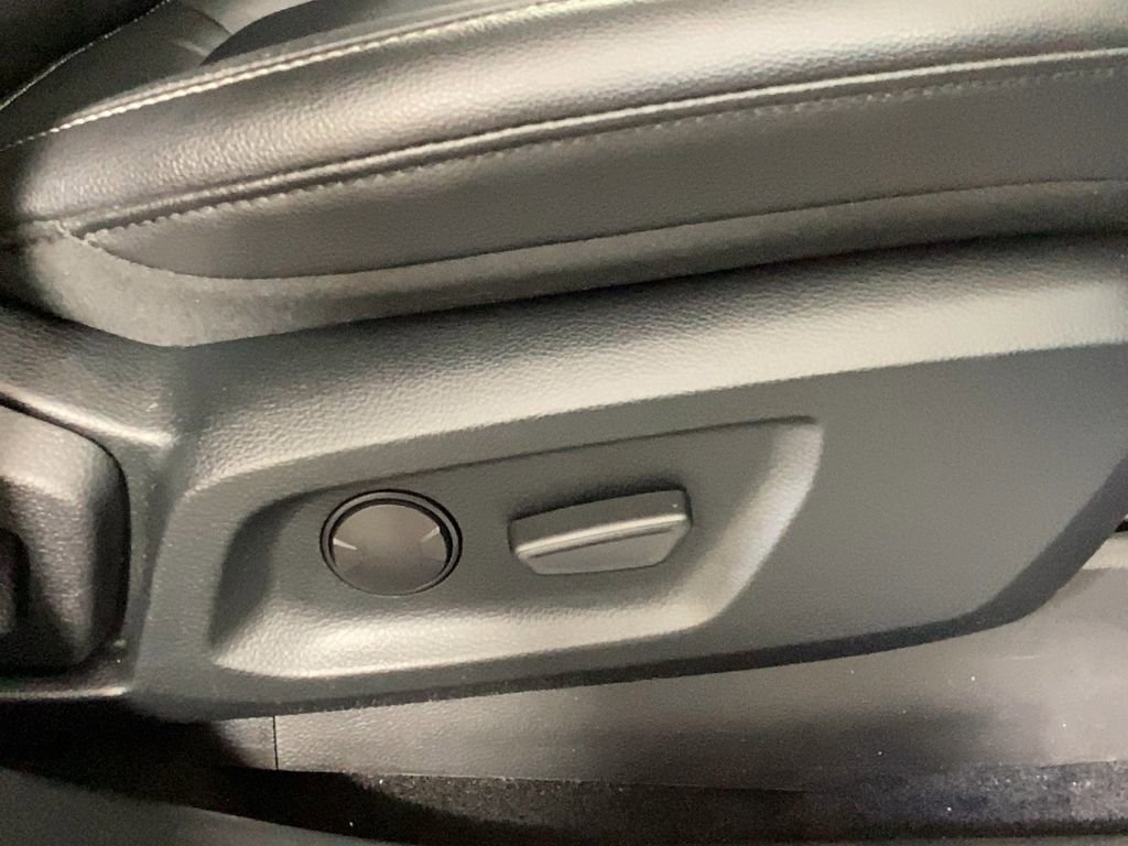 Used 2022 Ford Ranger Lariat w/ Equipment Group 501A High image 9