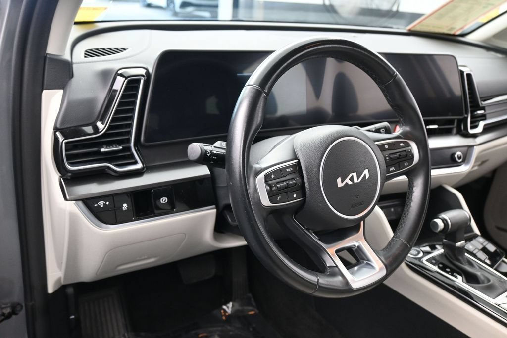 Used 2024 Kia Sportage EX FWD image 15