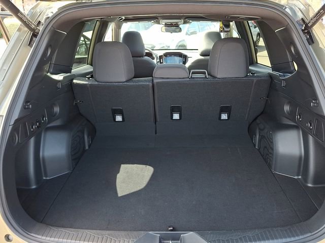 Used 2025 Subaru Forester Premium image 29