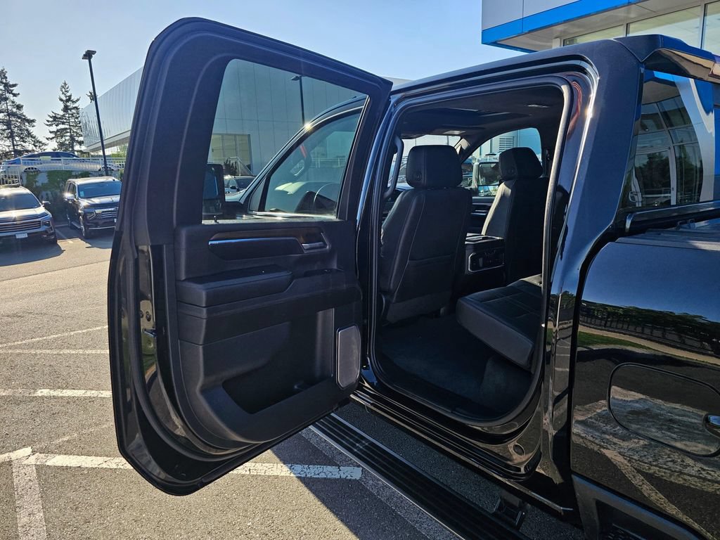 Used 2024 Chevrolet Silverado 2500 High Country w/ High Country Premium Package AWD/4WD image 16