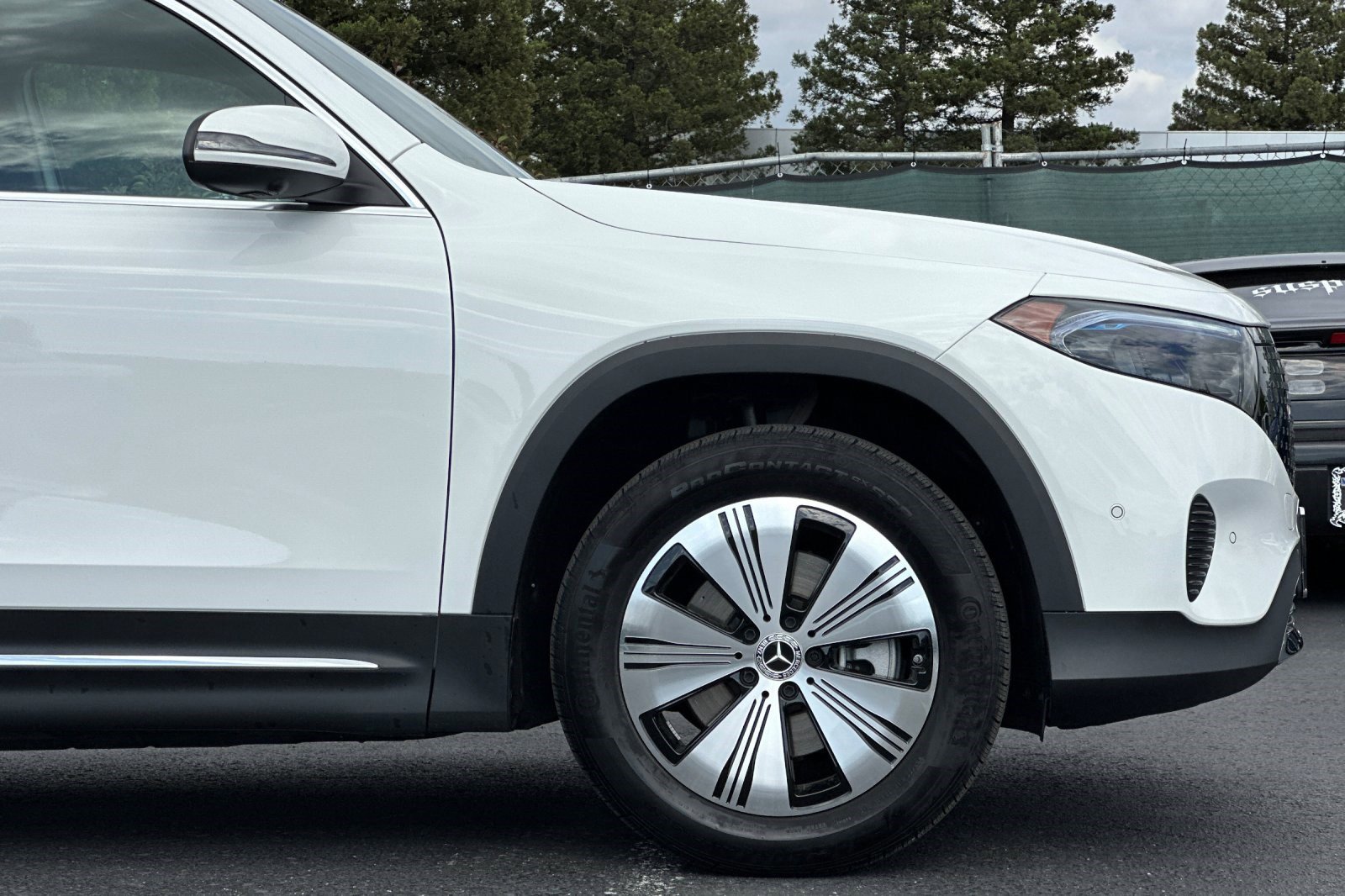 Used 2025 Mercedes-Benz EQB 300 4MATIC image 36