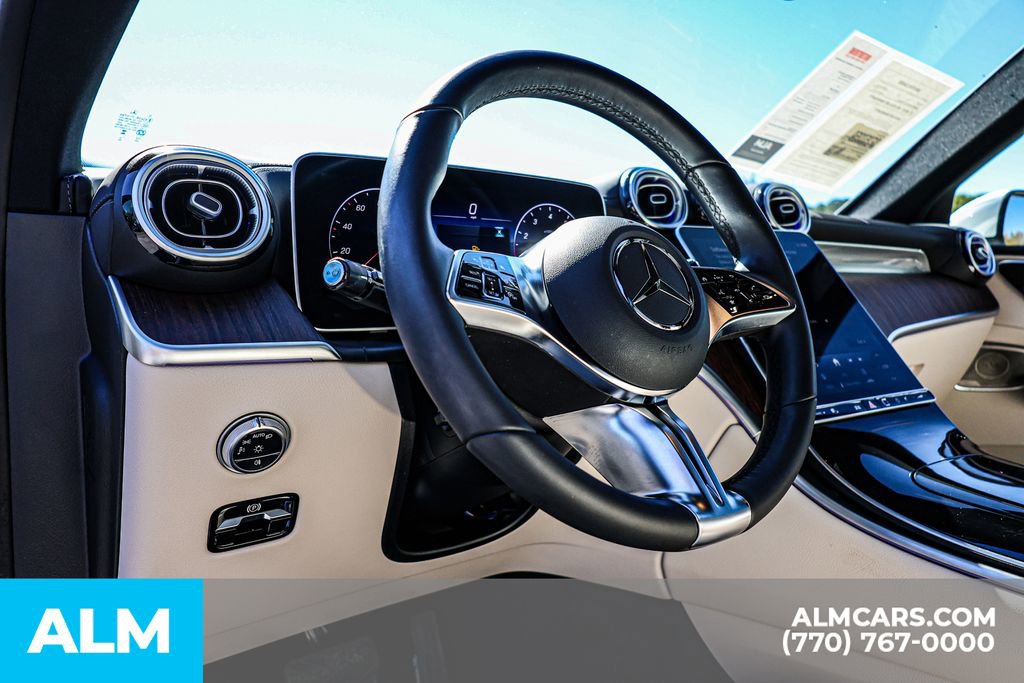 Used 2025 Mercedes-Benz GLC 300 4MATIC image 24